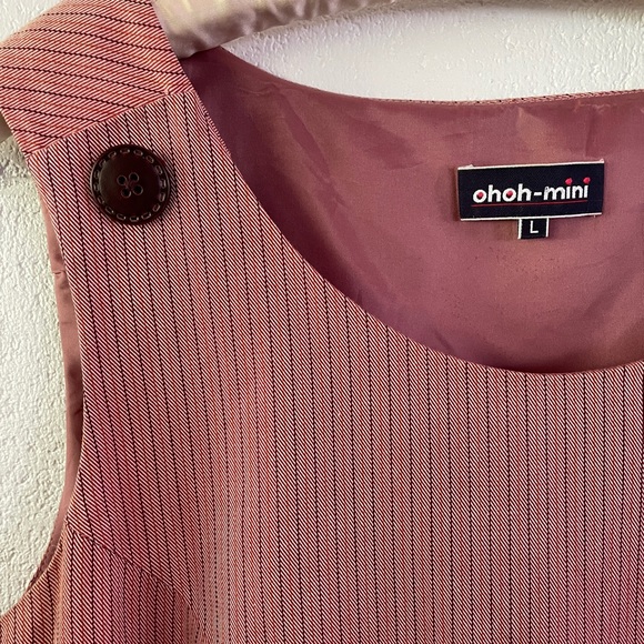 Sleeveless Shift Dress - Picture 1 of 3